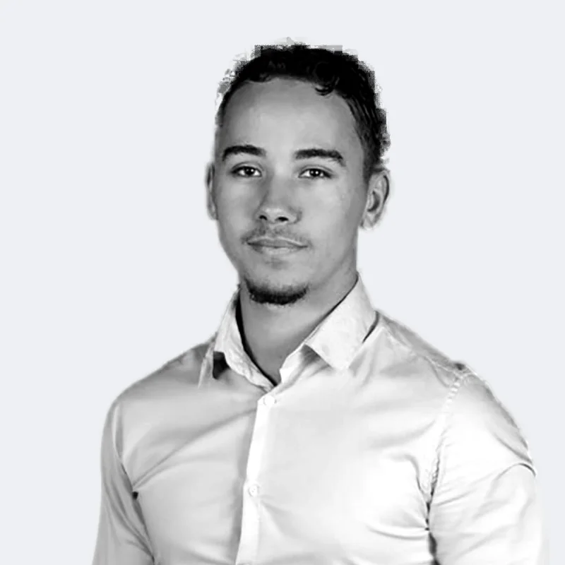 Logan, développeur et responsable réseau chez Noxio