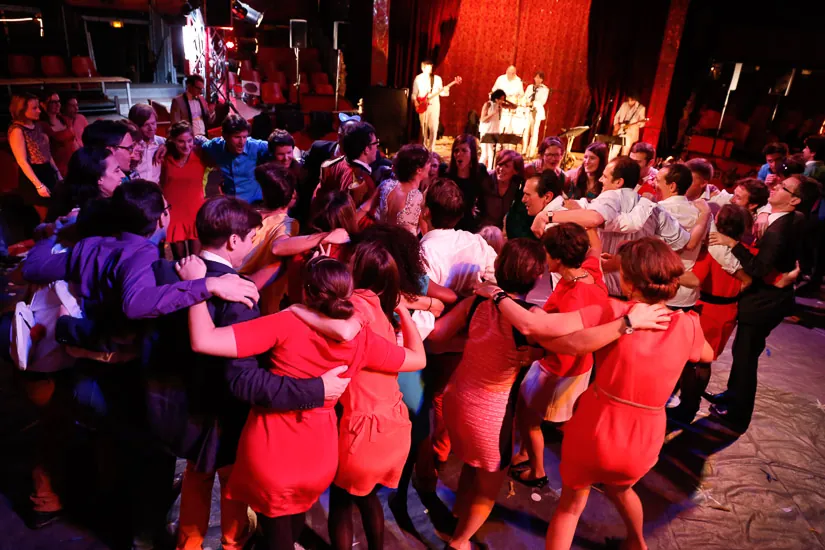 Orchestre ou DJ : un groupe de musique live, ce n'est pas ce que vous croyez