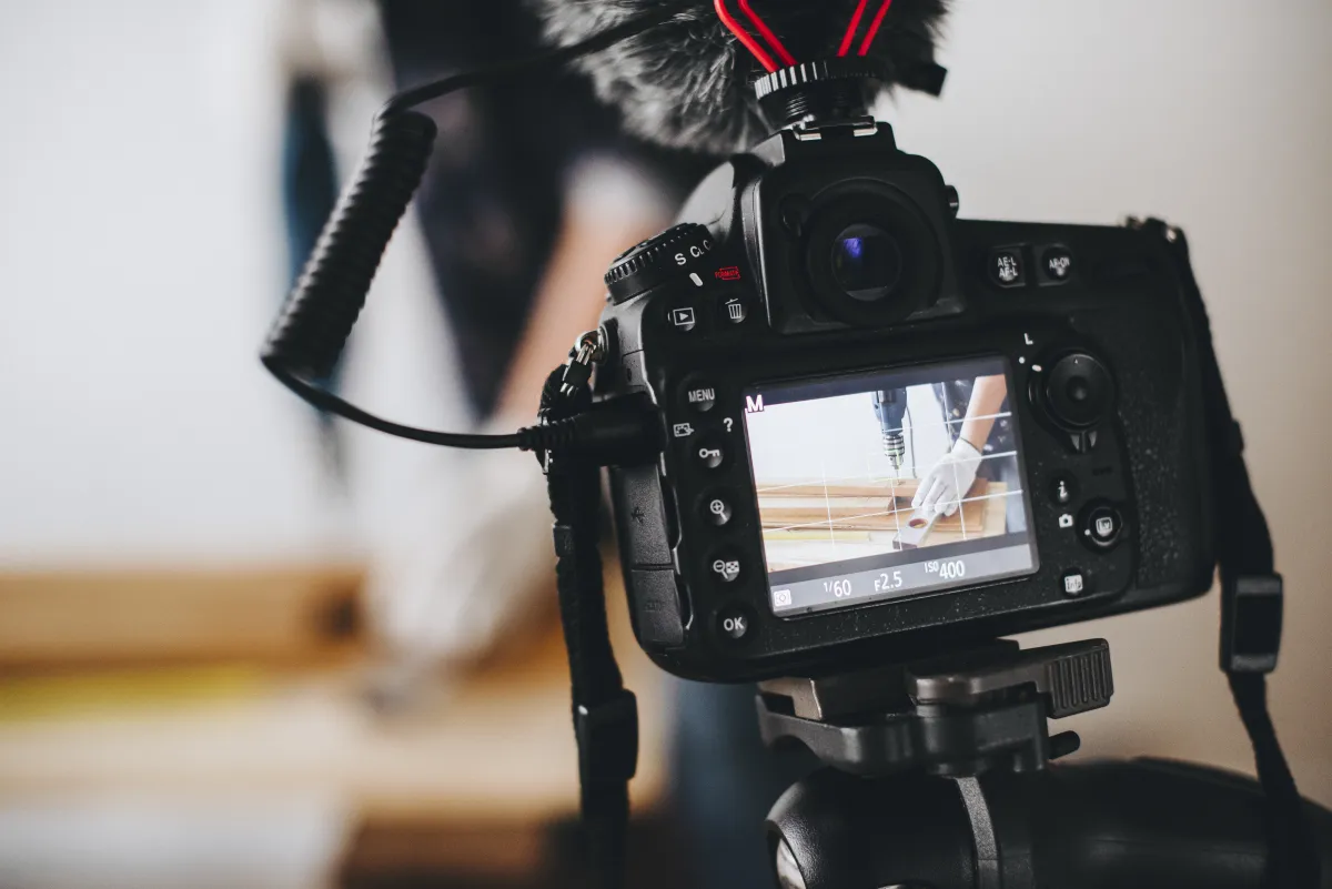 Tarif vidéaste mariage 2026 : forfaits, livrables et pricing rentable